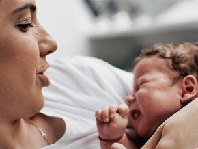 Spucken und Erbrechen bei Babys | Baby&me