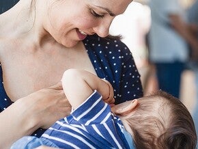 Pfiffige Antworten auf unerwünschte Meinungen zum Stillen.