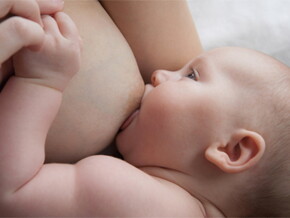 Kolostrum, Übergangsmilch und reife Muttermilch | Baby&me
