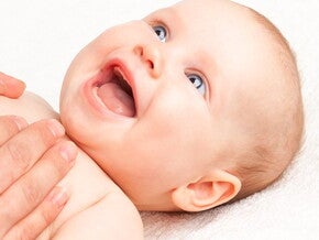 Babymassage Mutter und Baby