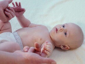 Praktische_Tipps für eine leichte Babygymnastik zuhause | Baby&me Praktische Tipps für eine leichte Babygymnastik zuhause | Baby&me
