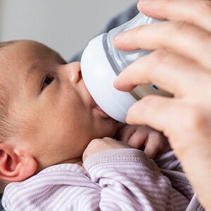 Tipps für das Füttern deines Babys mit dem Fläschchen