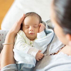 Babys Entwicklung: 1. Lebensmonat | baby&me
