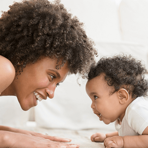 Babys Entwicklung: 4. Lebensmonat | Baby&me