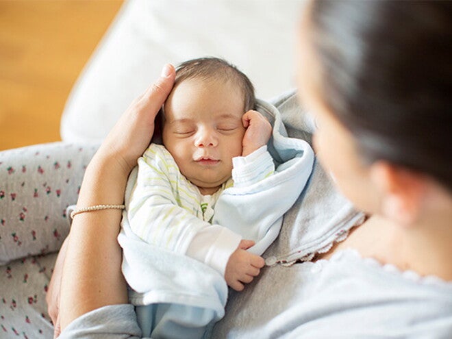 Babys Entwicklung: 1. Lebensmonat | baby&me Babys Entwicklung: 1. Lebensmonat | baby&me