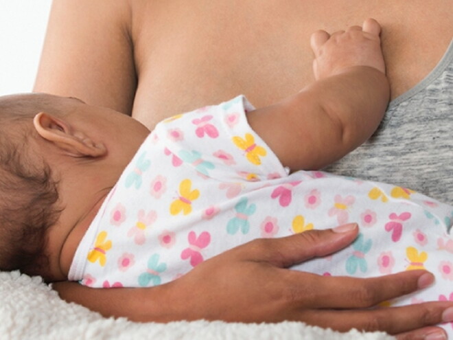 Erste Schritte beim Stillen | Baby&me Erste Schritte beim Stillen | Baby&me