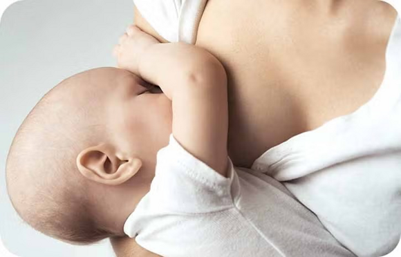 Kind wird gestillt Ernährungstipps Stillende | Babyservice Kind wird gestillt Ernährungstipps Stillende | Babyservice
